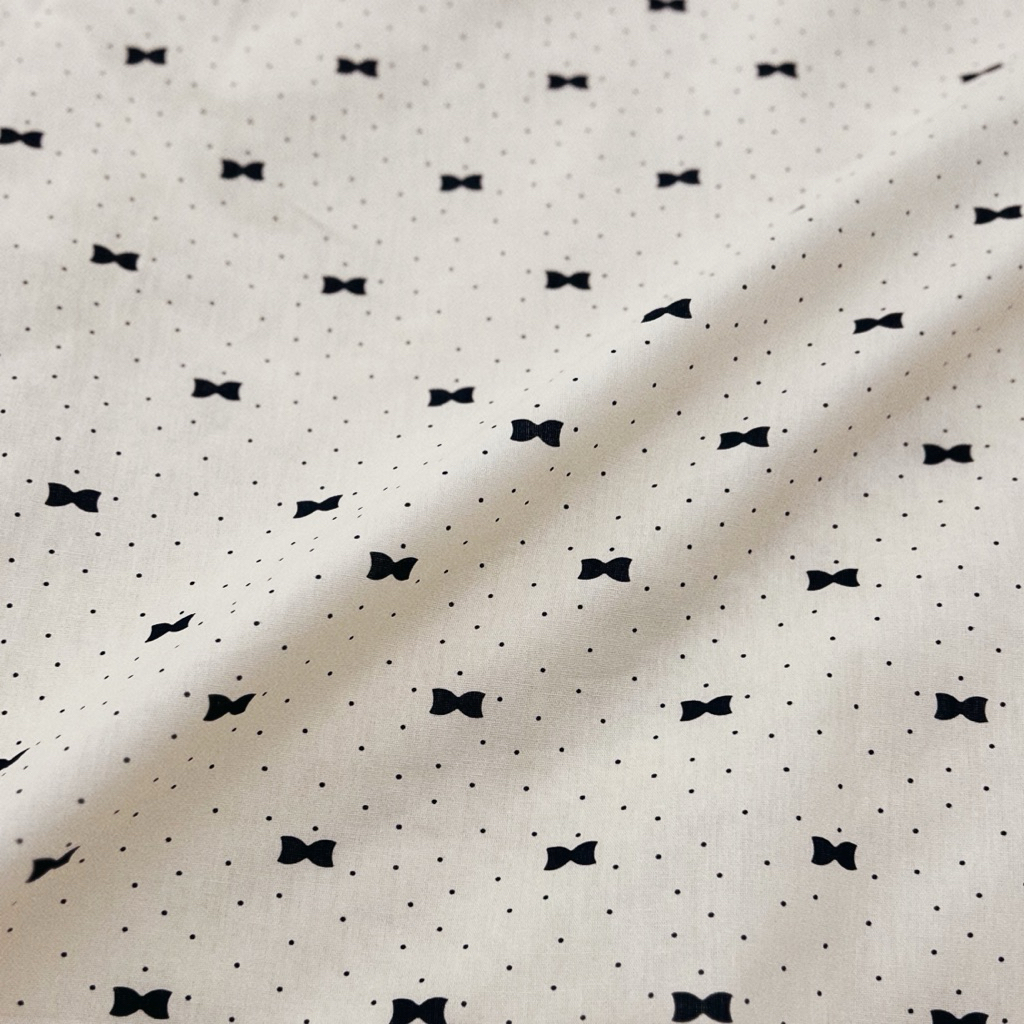 ผ้า cotton 100% หน้ากว้าง 58“(145 cm.) วัดตัดครั้งละ 1/2 เมตร ตัดยาวต่อเนื่องได้ พร้อมส่งค่ะ