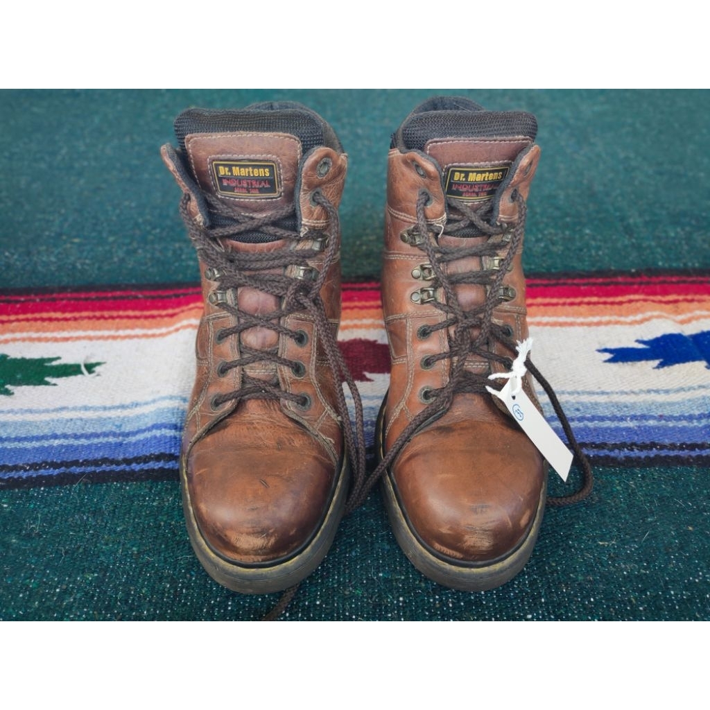 รองเท้าหนังหุ้มข้อ หัวเหล็กสีน้ำตาล DR.Martens เชือก3รู หูเกี่ยว3รู