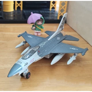 เครื่องบิน เหล็ก F16 F18 ยาว 21.5 ซม. มีเสียงมีไฟ มีลาน ไม่มีกล่อง เครื่องบิน รบ aircraft Scale 1/72