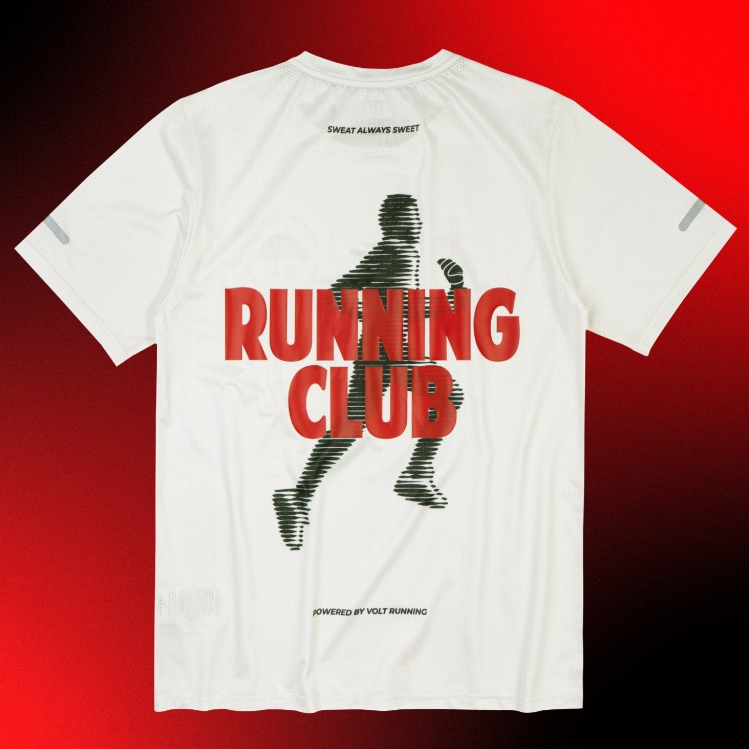 VOLT RUNNING x NAMWAN เสื้อวิ่งแขนสั้น รุ่น ACCE 004 Running Club สีครีม