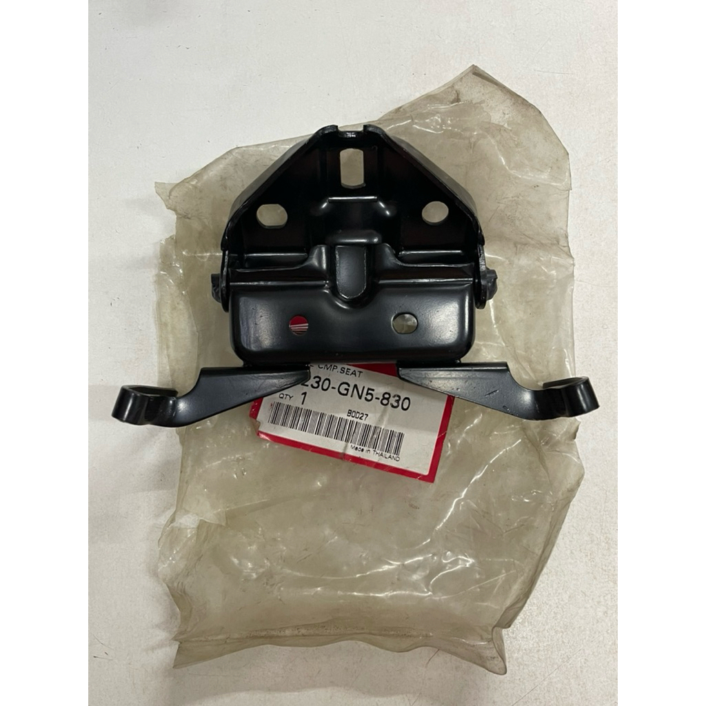 บานพับเบาะ แท้ ดรีมท้ายมน ( C100N )