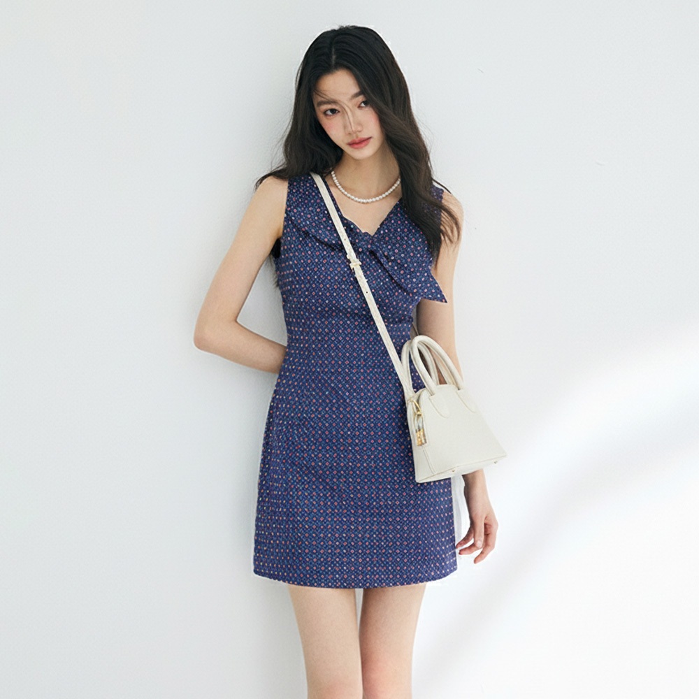 Crossbody ความรู้สึกหรูหรา เฉพาะกลุ่ม หนังแท้ กระเป๋าโบว์ลิ่ง กระเป๋ามินิรูปหอย สตรี กระเป๋าสะพายถือและสะพายข้าง
