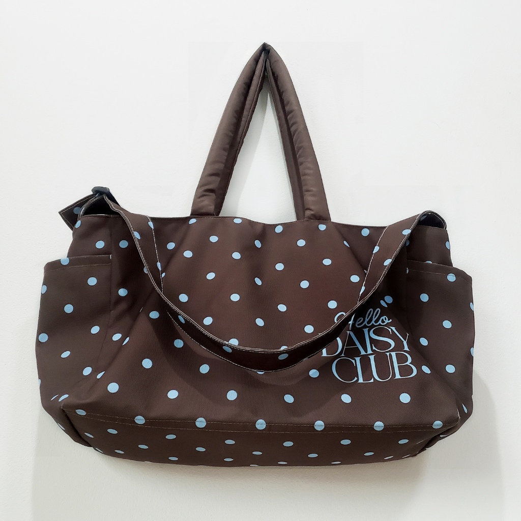 พร้อมส่ง-Hello Daisy- Brownie collection  สีน้ำตาลลายจุดฟ้า กระเป๋าแบรนด์ไทย สายสะพายนุ่มนิ่ม