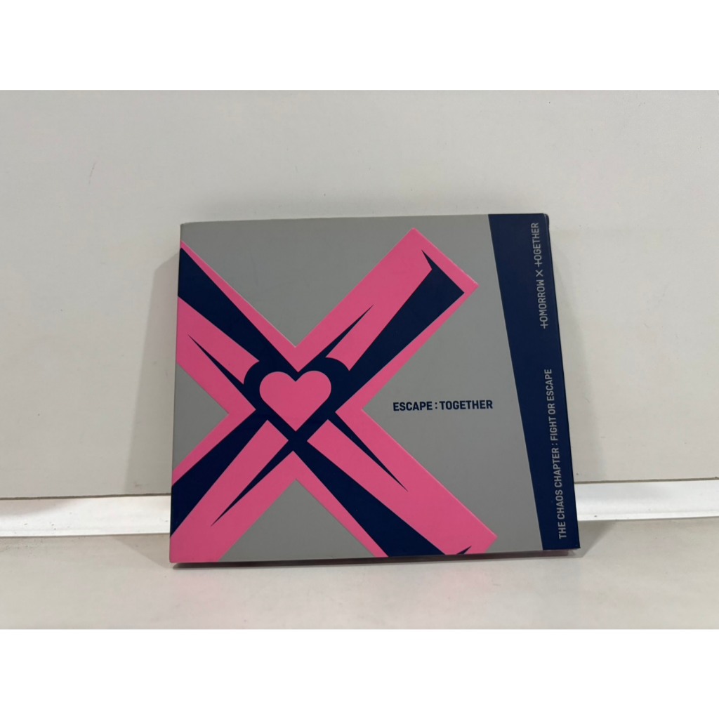 1 CD MUSIC  ซีดีเพลงเกาหลี   The Chaos Chapter: Fight or Escape     (Z1E41)