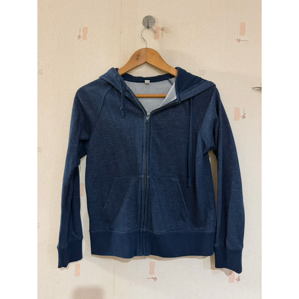 เสื้อแจ็คเก็ตมีฮู้ดซิป สียีนส์เข้ม Uniqlo ของแท้ ใหม่มาก พร้อมส่ง
