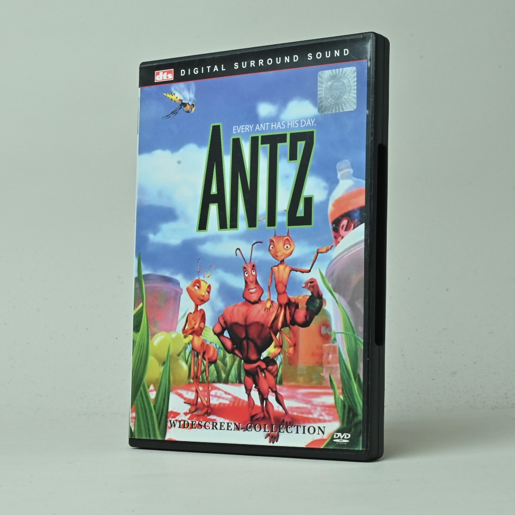 แผ่น DVD ภาพยนตร์การ์ตูนเรื่อง Antz โดย Dream Works นำทีมพากย์เสียงโดย Woody Allen