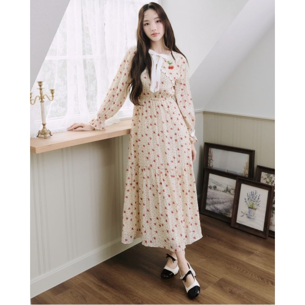 Flat2112 Sweet Berry Midi Dress