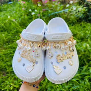 💦พร้อมส่ง💦 (มีขนาด 36-44)รองเท้าหัวโต รองเท้าแฟชั่น สูง 2 ซม. ติดเครื่องประดับไข่มุก สวยๆ หรูๆ มีน้ำหนักเบา นุ่ม ใส่สบาย
