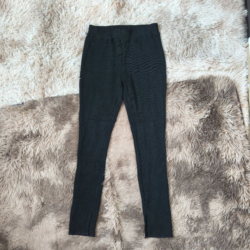 กางเกง Gu              .