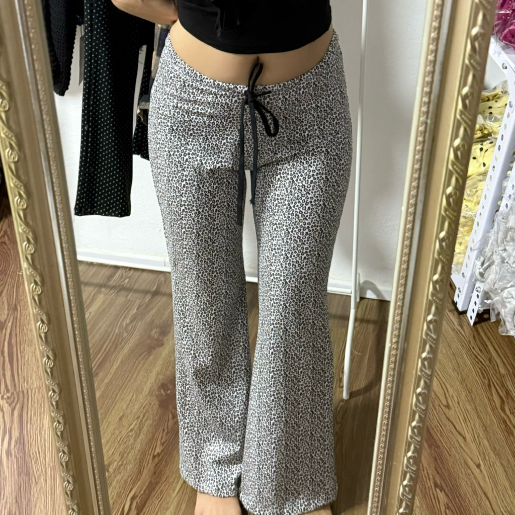 Everyday Comfy pants 🤎 กางเกงเข้ารูปขาบาน เชือกผูกปรับตามเอว ผ้านิ่มยืดเด้งใส่สบาย