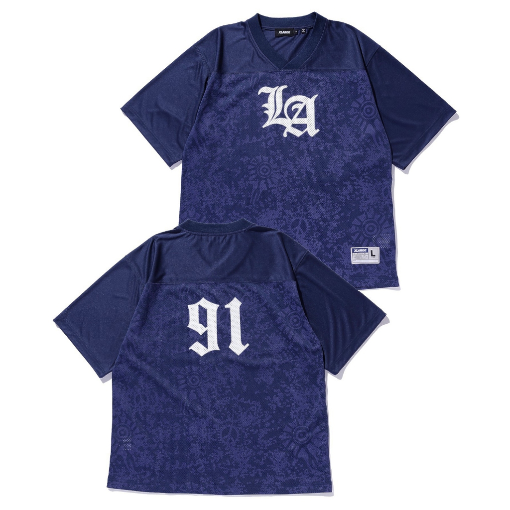 เสื้อยืดแขนสั้น XLARGE รุ่น Old English Football Jersey