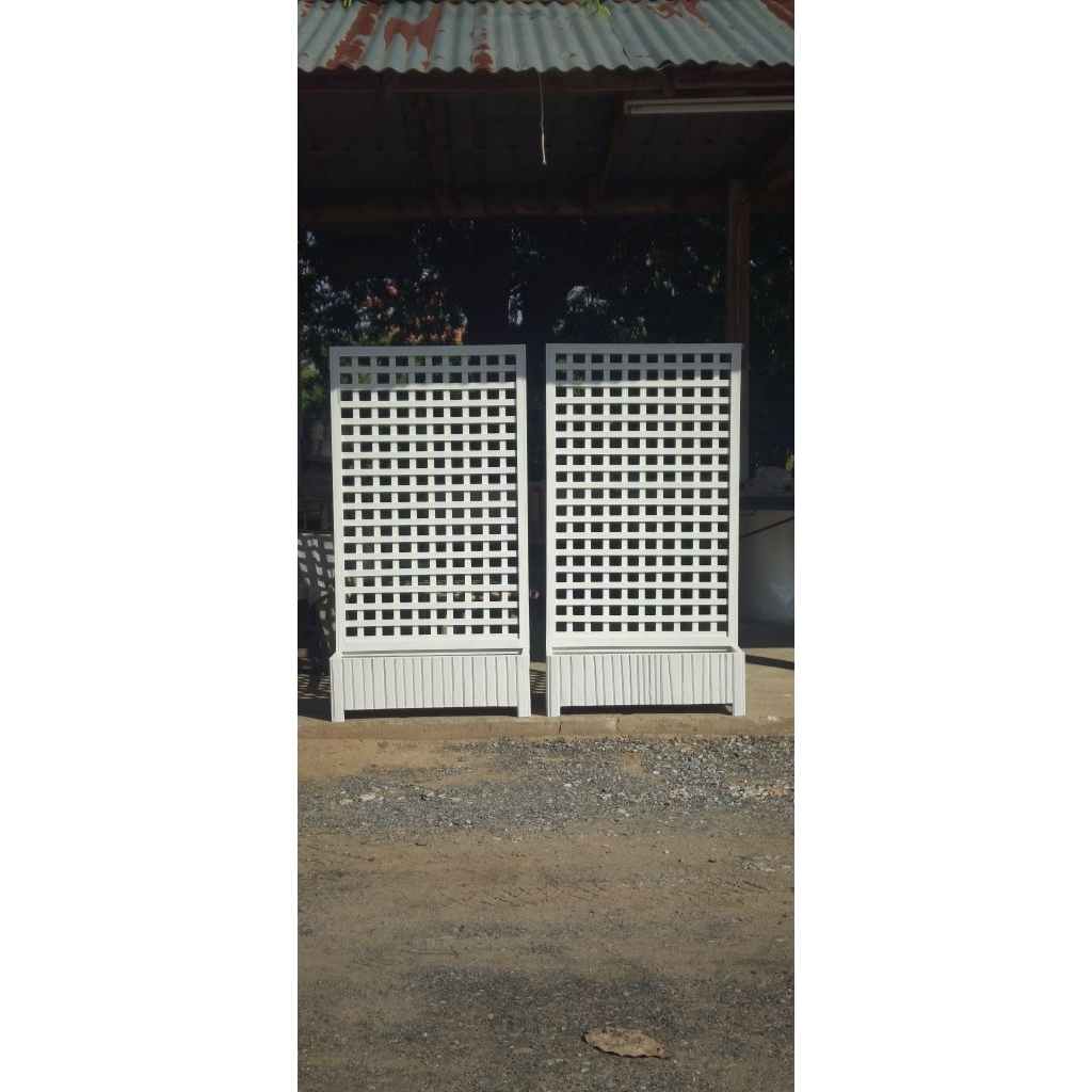 กระถางต้นไม้พร้อมระแ