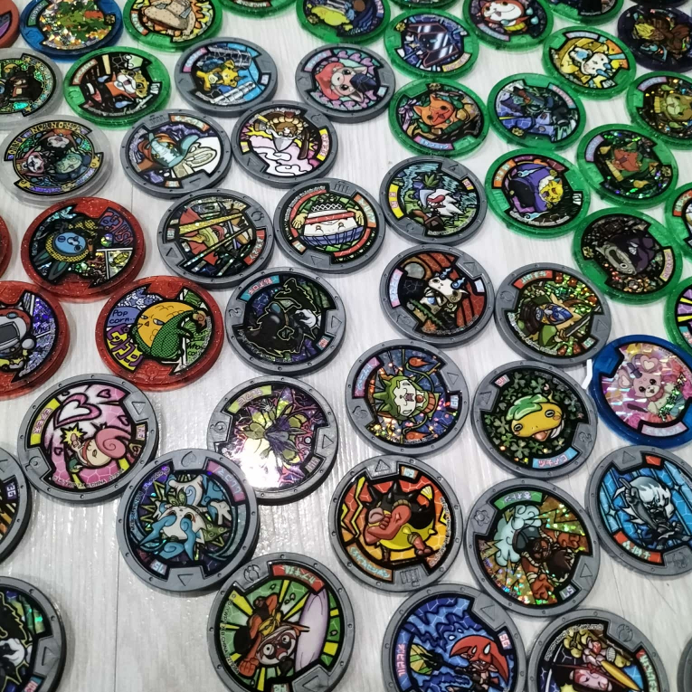 (เลือกแบบได้) เหรียญโยไควอทช์ Yokai watch (Yo-kai Watch)  พิเศษ สะท้อนแสง ของเล่น ของสะสม มือสอง ของ
