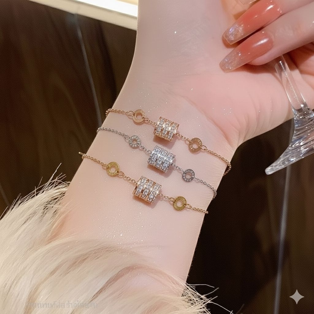 C.O.D.✅️สร้อยข้อมือ Stainless Steel ไม่ลอก ไม่ดำ ดีไซน์คลาสสิก เลขโรมัน พร้อมจี้คริสตัลทรงถัง ปรับขนาดได้