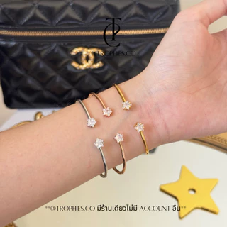 Signature Star bangle 𝑻𝒉𝒆 𝒔𝒊𝒈𝒏𝒂𝒕𝒖𝒓𝒆 𝒔𝒕𝒂𝒓 𝒄𝒐𝒍𝒍𝒆𝒄𝒕𝒊𝒐𝒏 กำไลดาว กำไลข้อมือดาว เพชร | @trophies.co