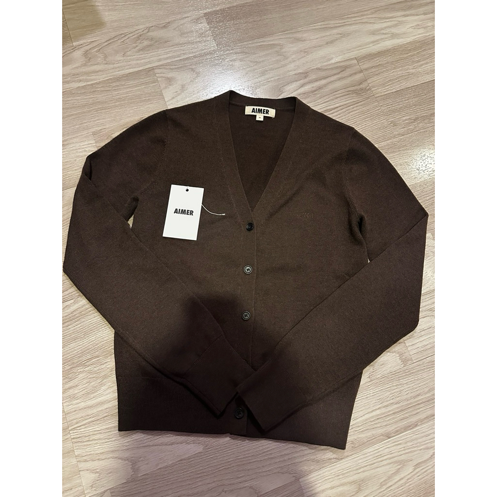 เสื้อ cardigan aimerwoman สีน้ำตาล คอลใหม่เลยค่ะ size m
