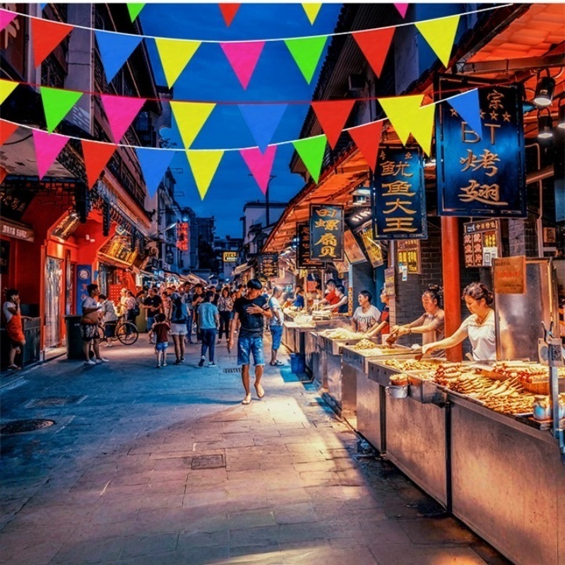 ธงตกแต่ง ธงสามเหลี่ยม ธงสี 80 เมตร 150 ใบ ธงพีวีซี ธงแบนเนอร์