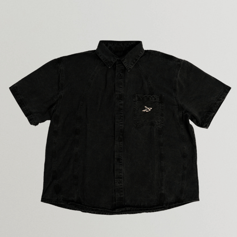 CBE BLACK DENIM CROP SHIRT 01 / เสื้อเชิ้ตคอปยีนส์แขนสั้น
