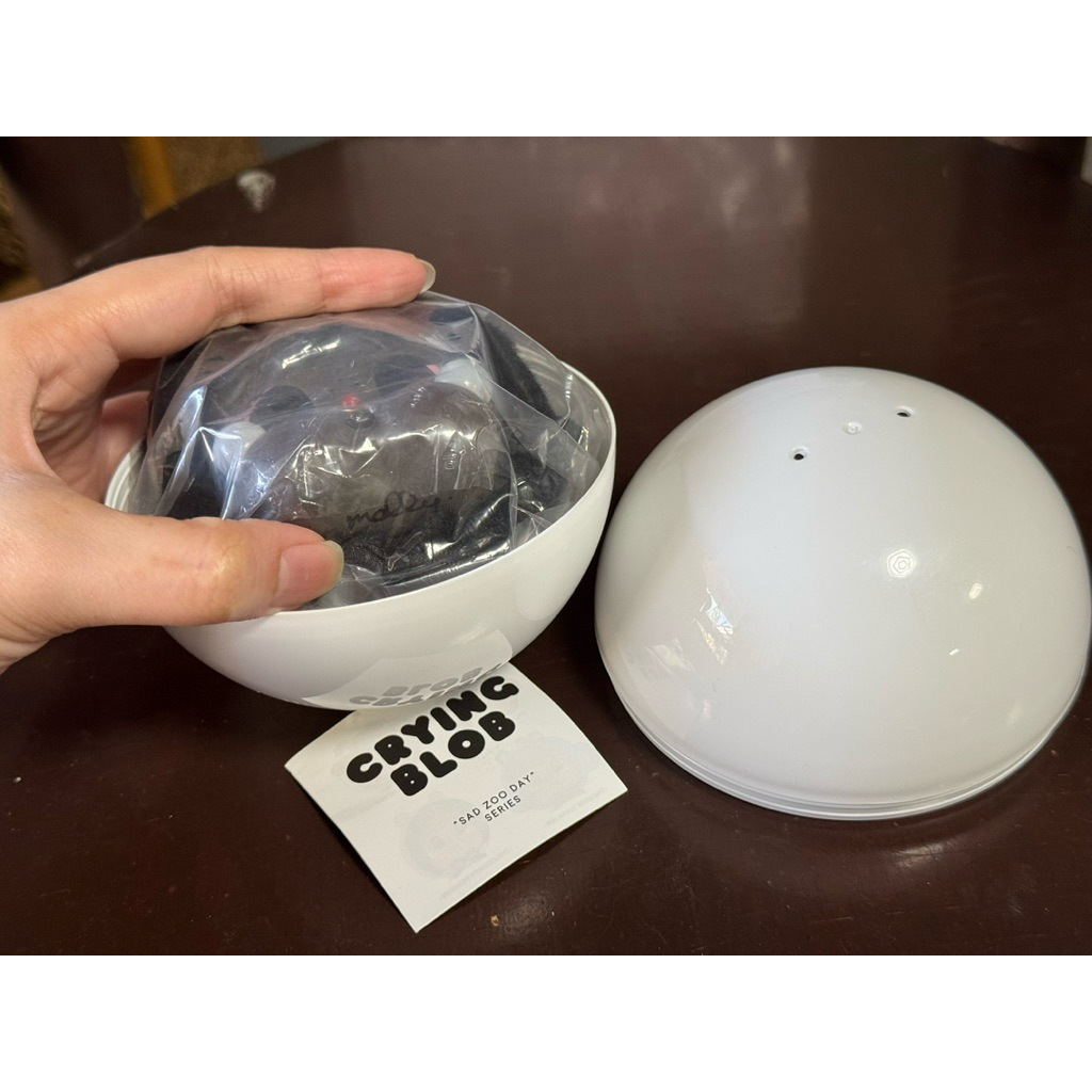 กาชาปอง crybaby zad zoo day กอริล่า พร้อมลายเซ็นศิลปิน