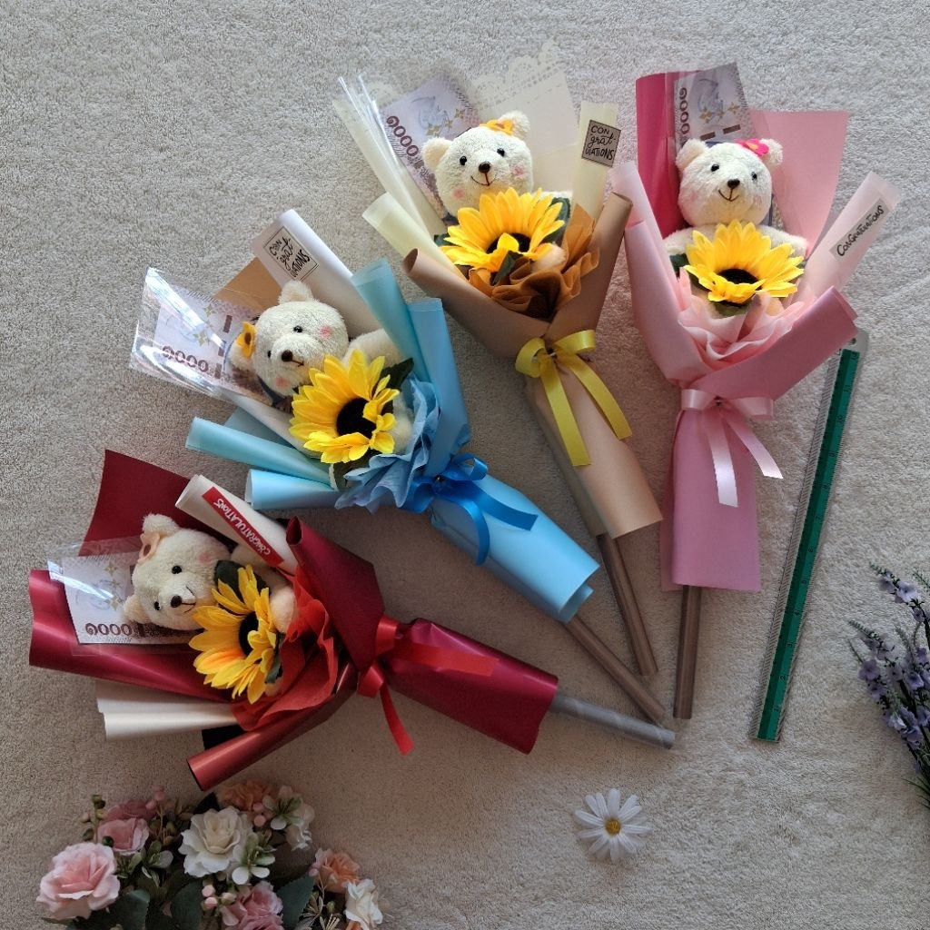 ของปัจฉิม ช่อธนบัตรใสธนบัตร 3ใบน้องหมีทานตะวันสดใส18*45cmและแบบช่อแบบสั้นcongratulations ของปัจฉิม