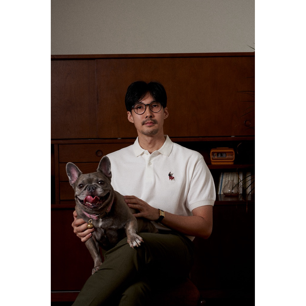 [CODE70%ทัก] Limited Edition The Finery – The Hound Polo สีขาว White | ผ้า Cotton Piqué 100% | Slim Fit | ปักสุนัข