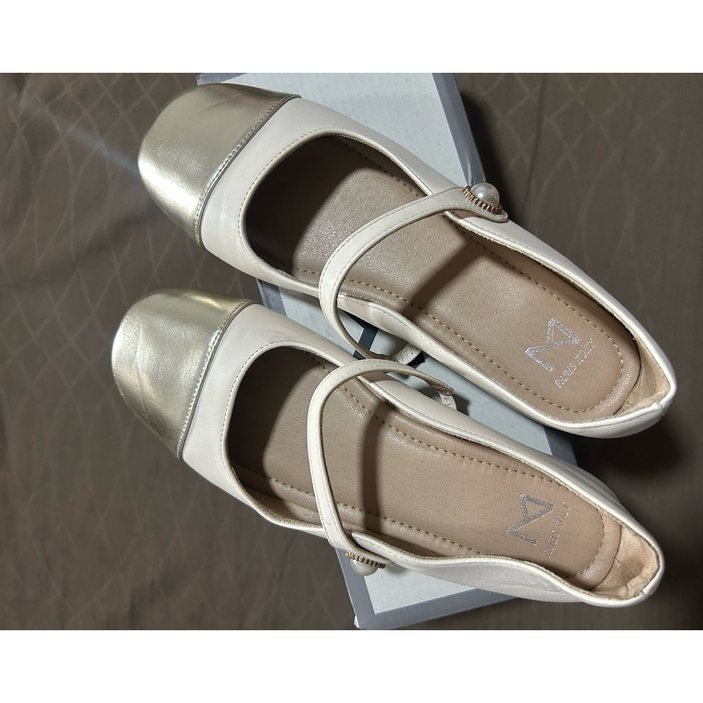 รองเท้าแมรี่เจน Paris Zoey Mary Jane มือ 2 สภาพดีมากก