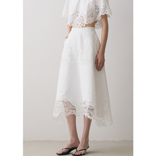 (พร้อมส่ง) Perana กระโปรงลูกไม้ Judy Skirt ( สีขาว - ผ้าลินิ…