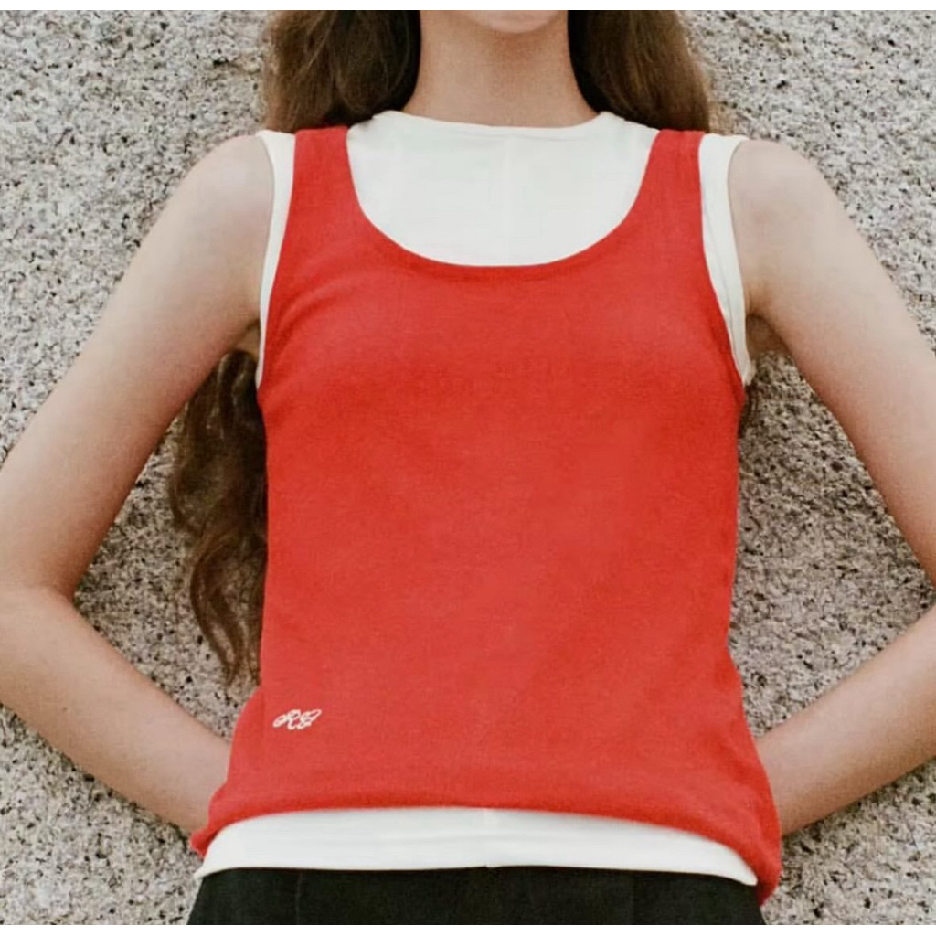 เสื้อเลเยอร์แดงขาว RBGF หรือ Girlfriend comfort