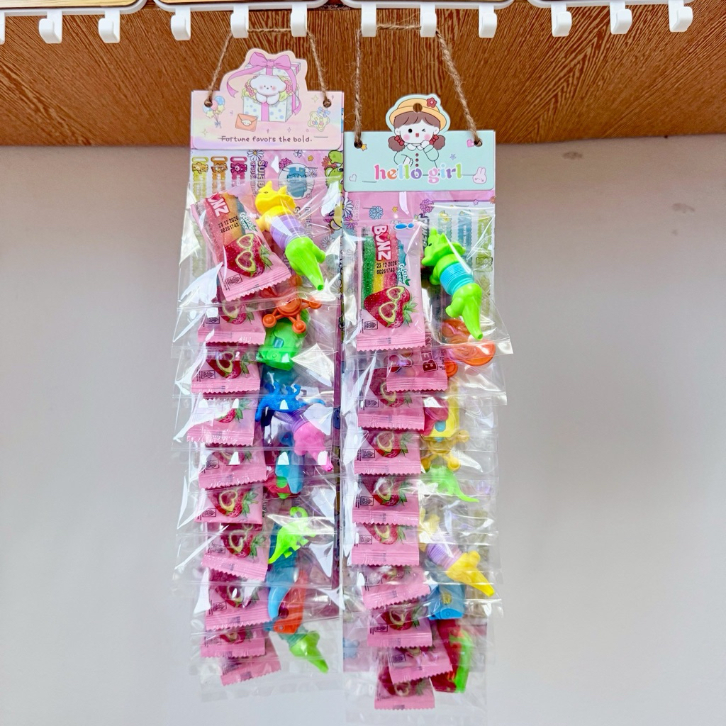 ขนมกลิ่นสตอเบอร์รี่ (ของเล่นคละไม่เหมือนกันสักรอบนะคะ) ยกแผง ราคาขายส่ง️ ขนมพวงราคาส่ง ขนม ถูกที่สุด️ สด ใหม่ อร่อยสุดๆ