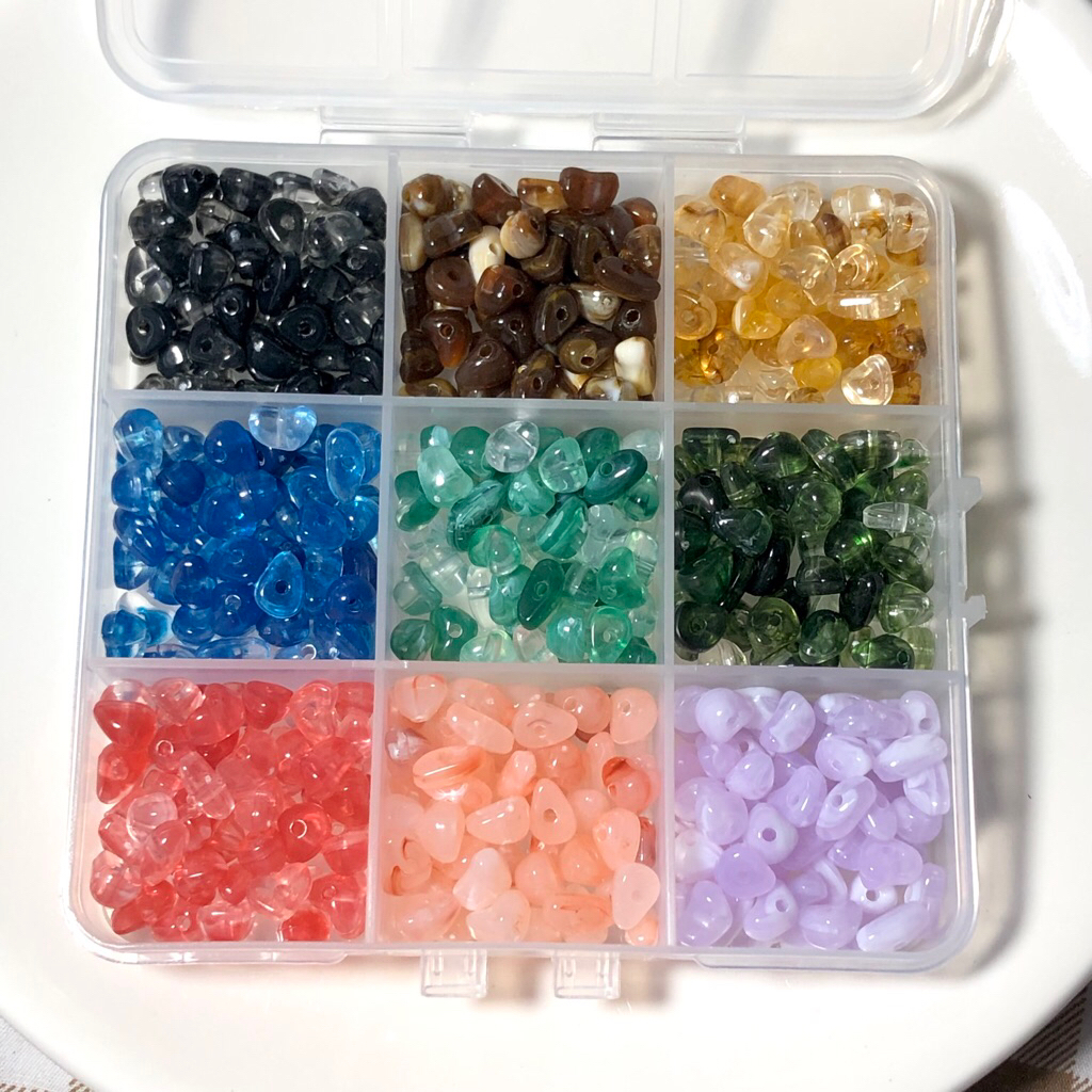 ลูกปัดจัดเซ็ตพร้อมกล่อง9ช่อง พร้อมส่งจากไทย