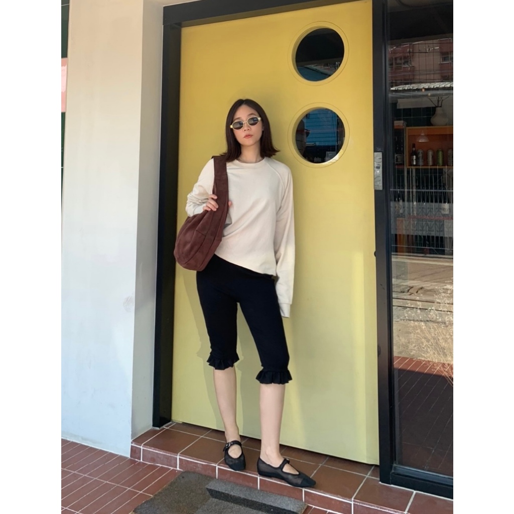 Maynita - Ruffle capri pants กางเกงเลกกิ้งขาสั้น - รูปที่ 2