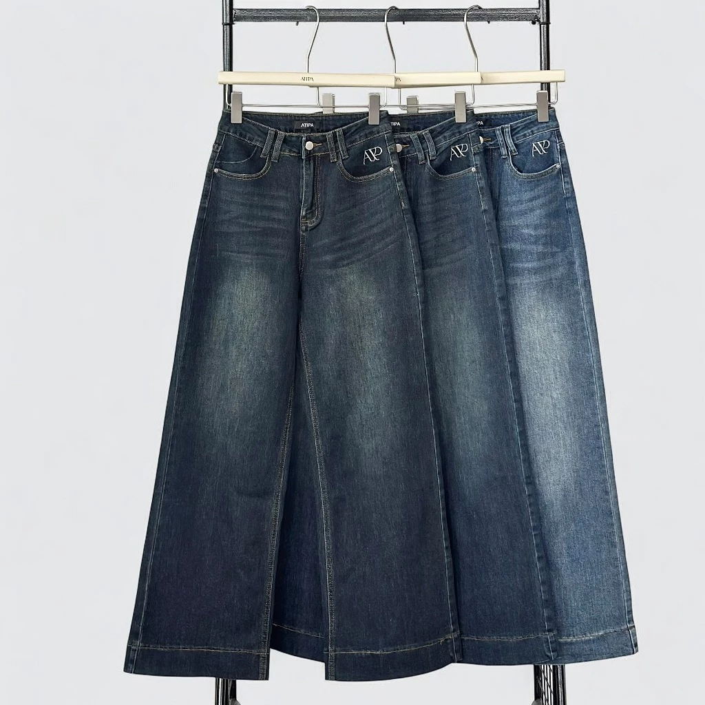 Atipashop - COLETTE STRAIGHT JEANS (#A038) กางเกงยีนส์ ขายาว ทรงกระบอกกลาง ผ้ายืดนุ่ม ปัก ATP