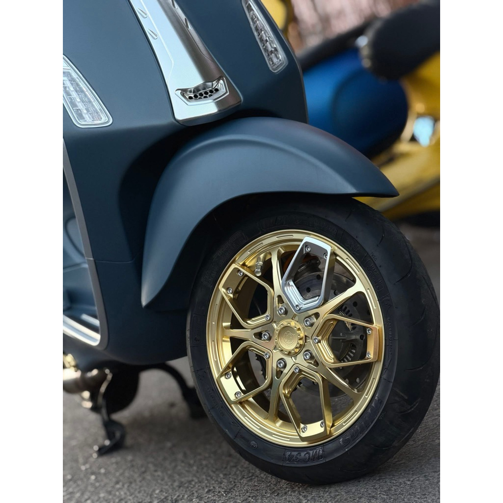 TR Factory ล้อ ฟอร์จ TR-02 ขนาด 12“ สำหรับ Vespa Sprint / Primavera / GTS / GTV เวสป้า