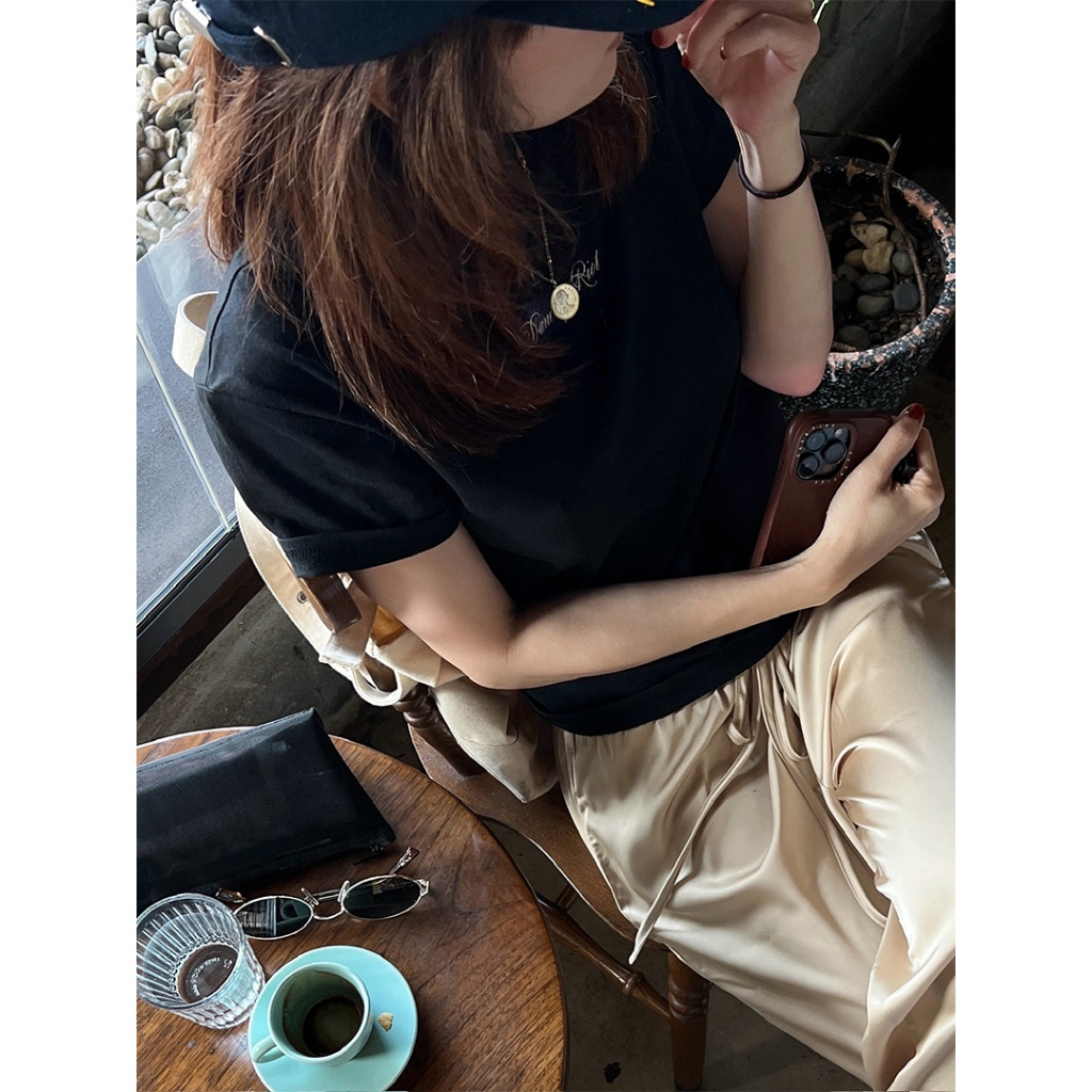Dancing Riot embroidered tee (WHITE: M) DEFECT ITEMS 5% สั่งสินค้าได้ที่ทาง Chat