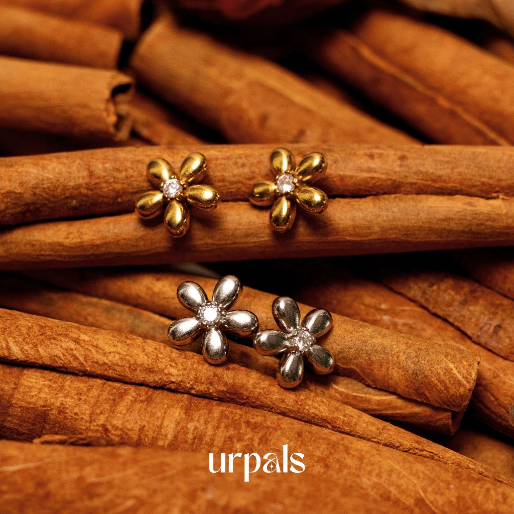 URPALS ต่างหูดอกไม้ ต่างหูเดซี่ งาน Stainless ชุบทอง 18K ใส่ได้ทุกวัน ไม่ลอกไม่ดำ