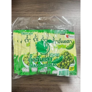 ขนมขาไก่ ถั่วลันเตา ตรา Fruitasy (1 แพ็คมี 12 ห่อ)