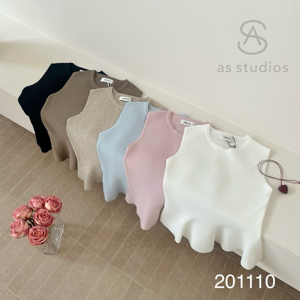 ONE-K เสื้อแขนกุดไหมพรมชายระบาย