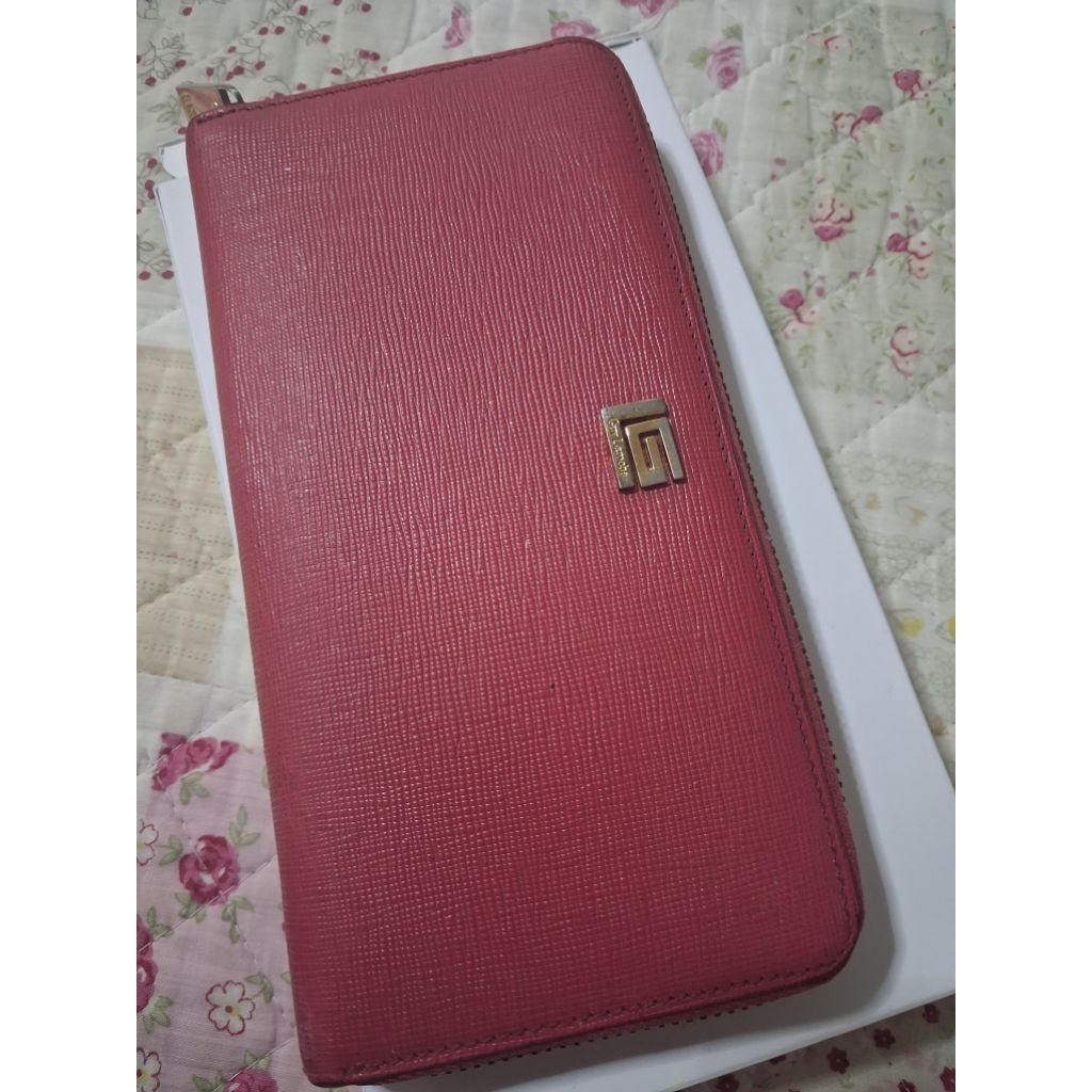 กระเป๋าสตางค์Guy laroche