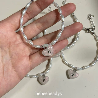 กำไลลูกปัด จี้ตัวอักษร A-Z 🤍🍒 | กำไลลูกปัดมุก | กำไลข้อมือจี้ตัวอักษร