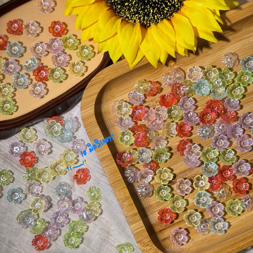 ลูกปัดดอกเหมยอะคริลิค 10 มม. สีพาสเทลใส 100ชิ้น – Plum Flower Acrylic Beads