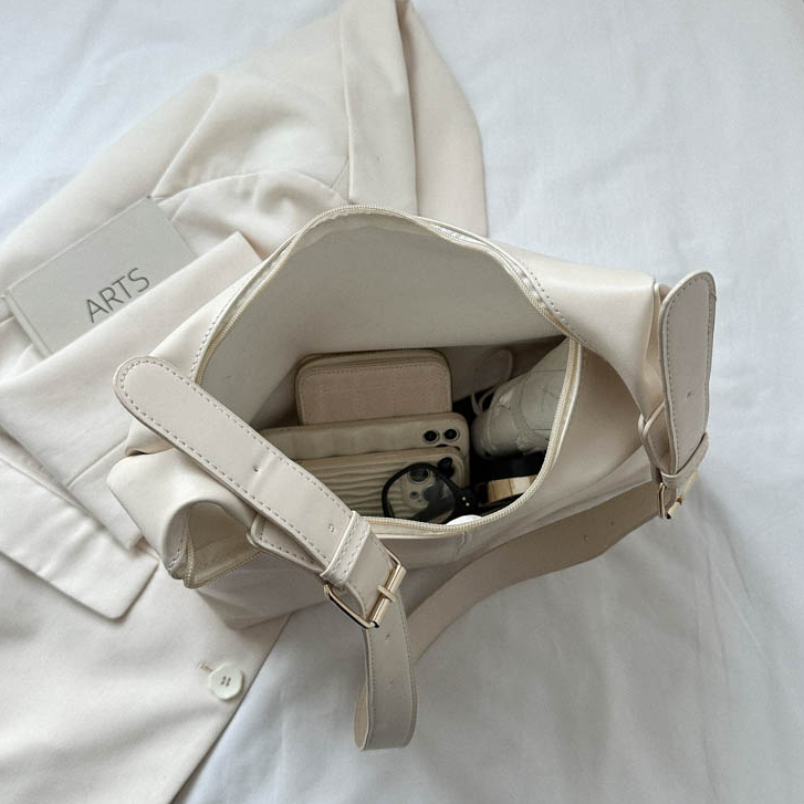 ส่งด่วน GUCSELECTED(B2546) กระเป๋าสะพายข้างผ้าหนังPU ใส่A4ได้(ขนาด19นิ้ว) - รูปที่ 6