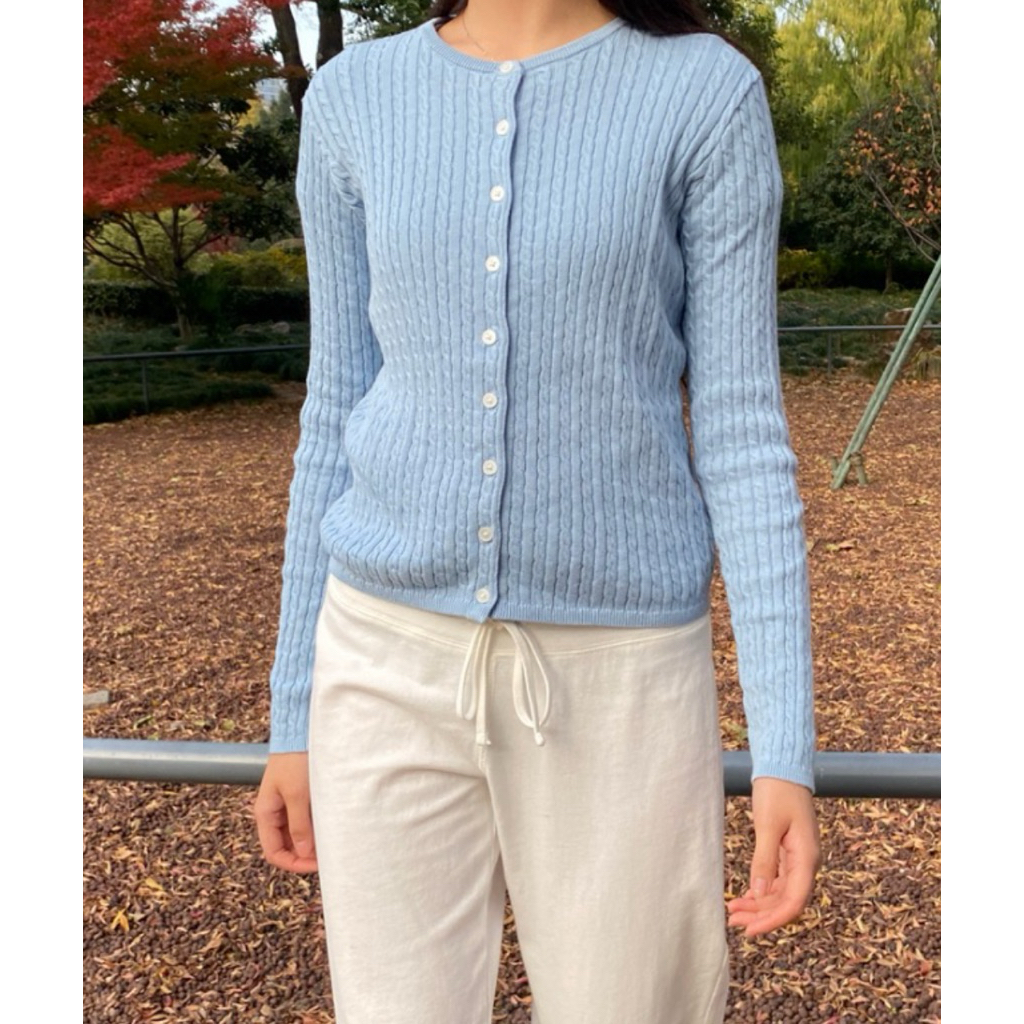 พร้อมส่ง 🎀 Brandy Melville | Zoe Cable Knit Cardigan