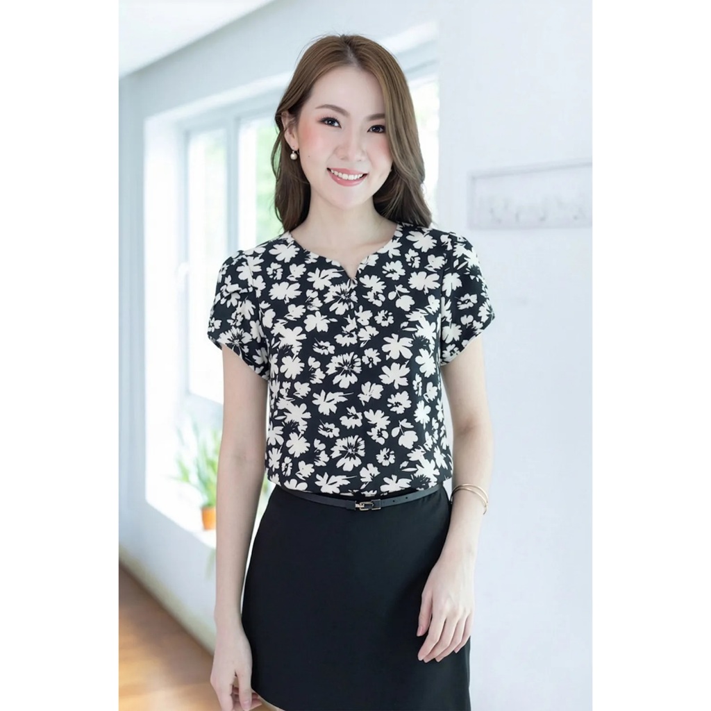 Narinari : MT0202 Petal Sleeve Blouse รุ่นผ้าหนาอยู่ทรง
