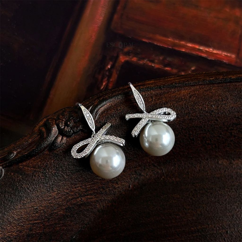 ESCOBAL ต่างหูไข่มุก Pearl Bow ต่างหูไข่มุก ต่างหูเงินแท้ฝังเพขร ตุ้มหูไข่มุกขาว Valentine ของขวัญ ราคา ถูกที่สุด ดีลบีเคเค แกลเลอรีภาพที่ 3