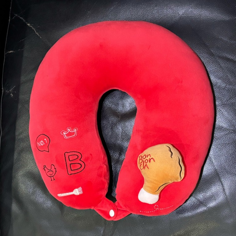 หมอนรองคอ Bonchon Chicken