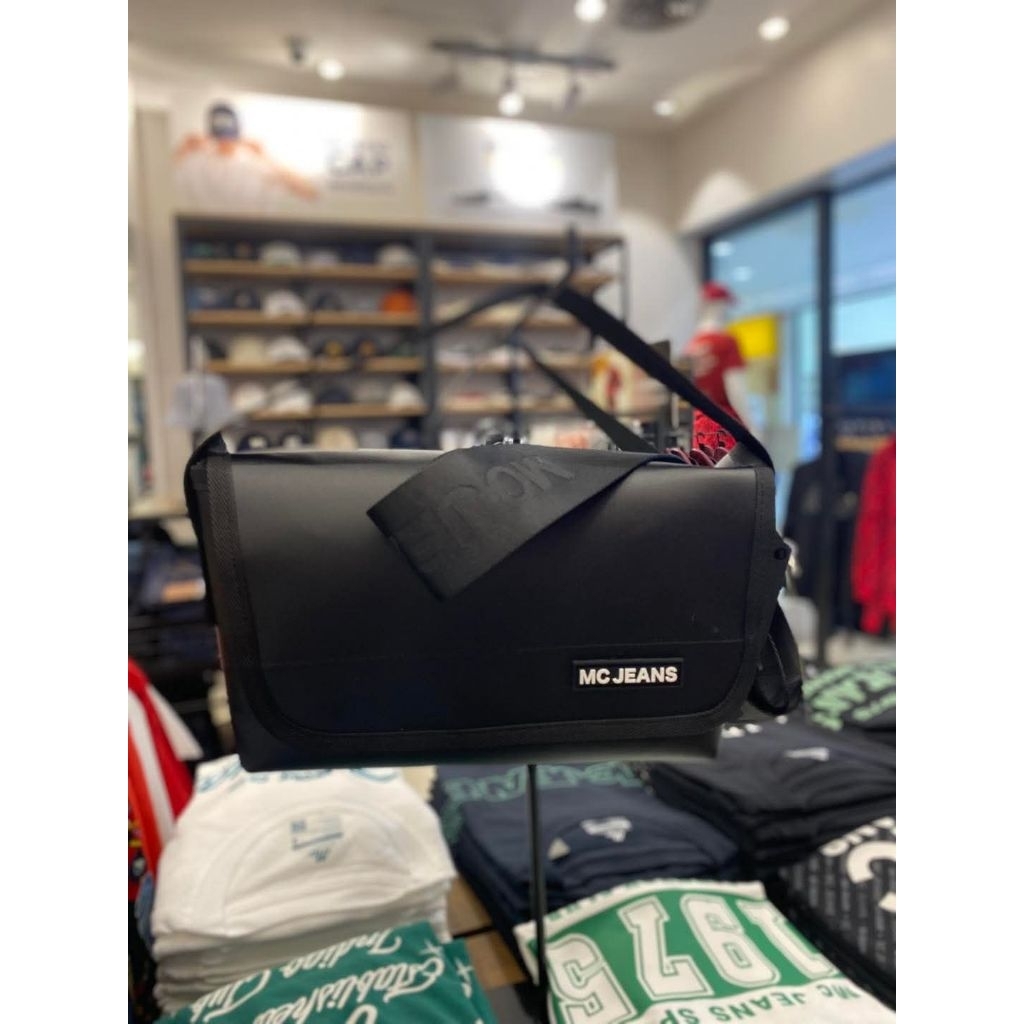 กระเป๋าสะพายข้างMcjeansแท้พร้อมถุงช็อป