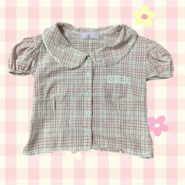 ส่งเสื้อคอบัวสีชมพู ตัวสั้น size s Rika shop ใส่ไปครั้งเดียว