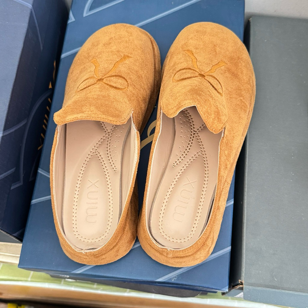 รองเท้า แบรนด์ #minx  สีน้ำตาล