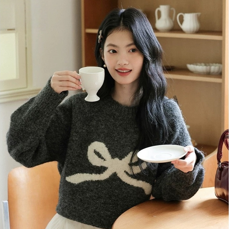 เสื้อสเวตเตอร์แขนยาวคอกลมทรงหลวมสำหรับฤดูใบไม้ร่วง/ฤดูหนาว ดีไซน์ใหม่ พร้อมโบว์ สวมใส่ได้หลากหลายโอกาส ทันสมัยและใช้งานไ - รูปที่ 2