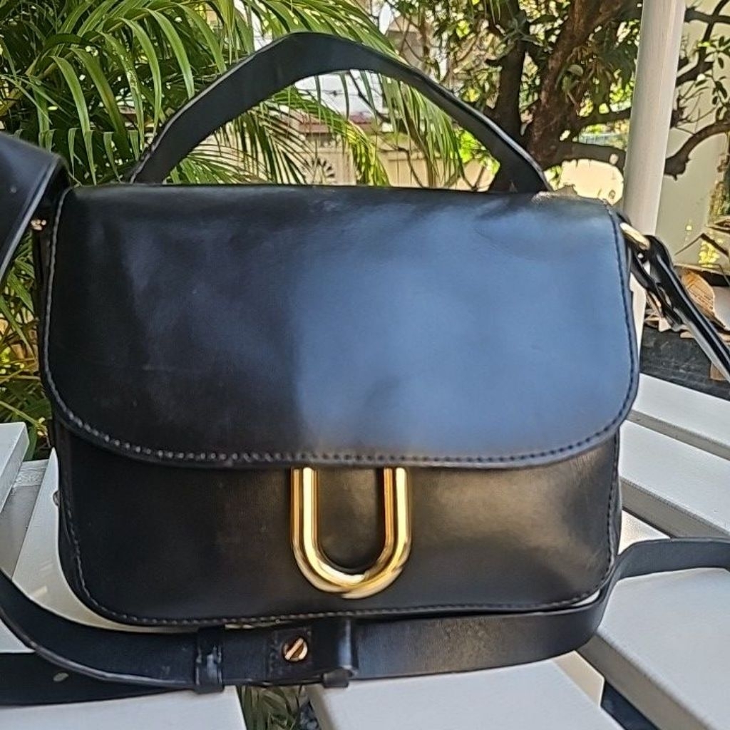 กระเป๋าสะพายหนัง J.crew